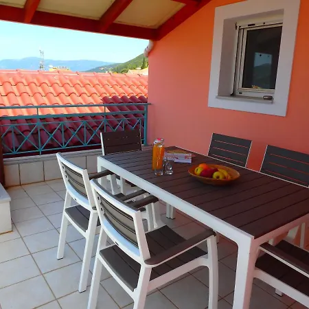 Ionian Apartment, Сами